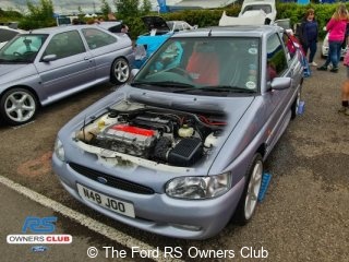 Escort-RS2000-engine-shot